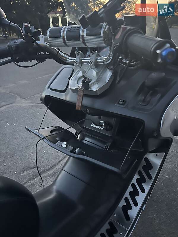 Максі-скутер Honda Forza 250 2003 в Миколаєві