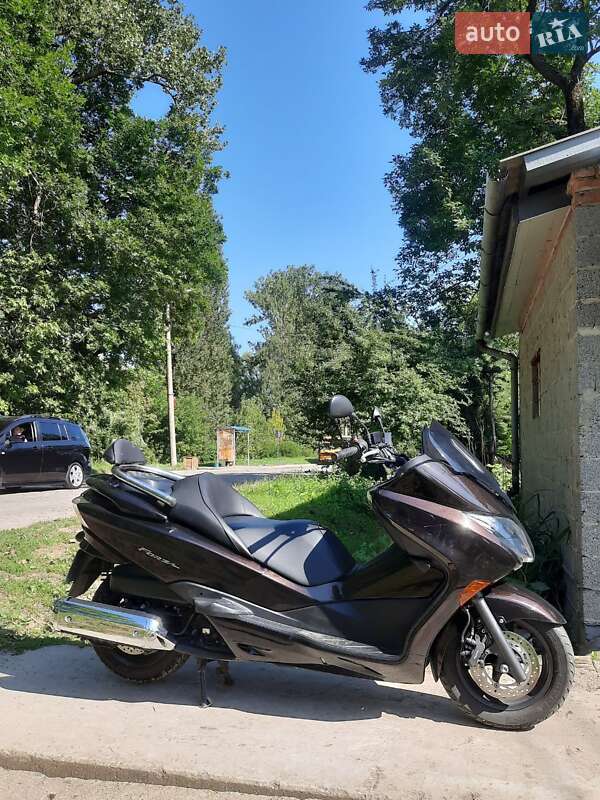 Макси-скутер Honda Forza 250 2008 в Городке фото 3 Макси-скутер Honda Forza 250 2008 в Городке