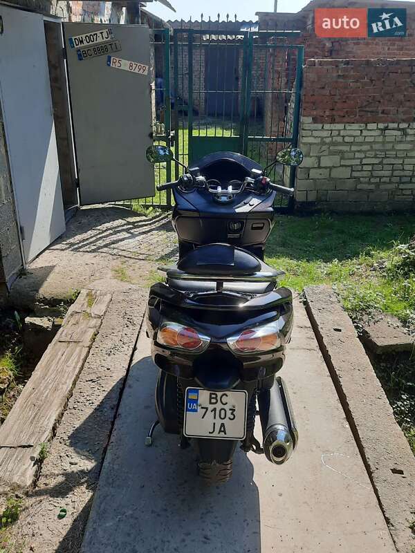 Макси-скутер Honda Forza 250 2008 в Городке фото 5 Макси-скутер Honda Forza 250 2008 в Городке