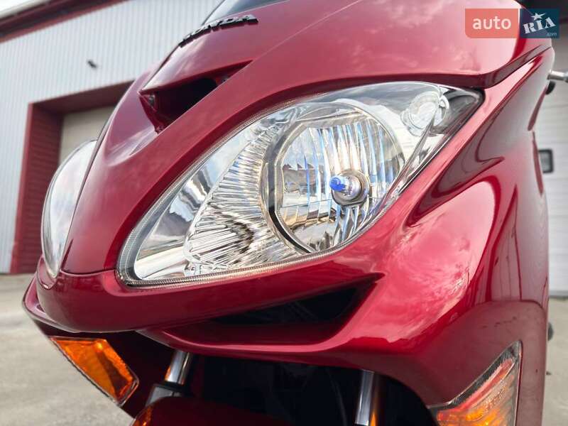 Макси-скутер Honda Forza 250 2004 в Черкассах фото 4 Макси-скутер Honda Forza 250 2004 в Черкассах