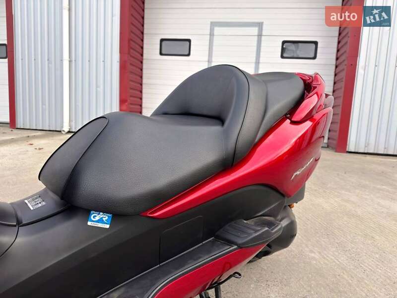 Макси-скутер Honda Forza 250 2004 в Черкассах фото 5 Макси-скутер Honda Forza 250 2004 в Черкассах