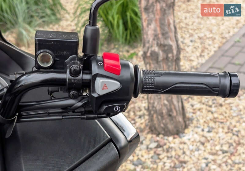 Макси-скутер Honda Forza 250 2013 в Хмельницком фото 9 Макси-скутер Honda Forza 250 2013 в Хмельницком