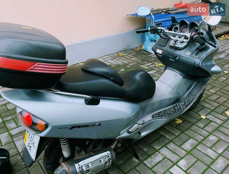 Максі-скутер Honda Forza 250 2003 в Дніпрі
