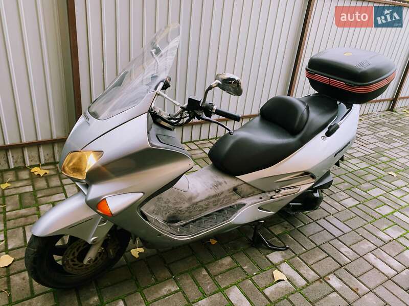 Максі-скутер Honda Forza 250 2003 в Дніпрі