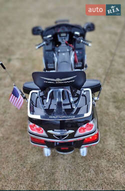 Мотоцикл Круизер Honda GL 1800 Gold Wing Tour 2007 в 
