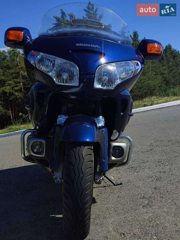 Мотоцикл Круізер Honda GL 1800 Gold Wing Tour 2006 в Остер фото Мотоцикл Круізер Honda GL 1800 Gold Wing Tour 2006 в Остер