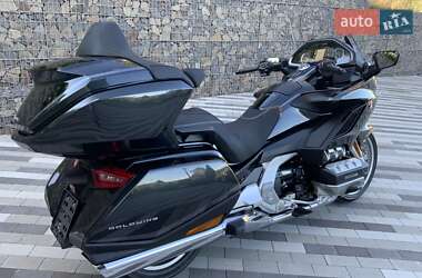 Мотоцикл Круизер Honda GL 1800 Gold Wing Tour 2021 в  фото 7 Мотоцикл Круизер Honda GL 1800 Gold Wing Tour 2021 в