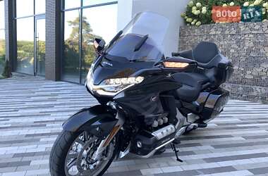 Мотоцикл Круизер Honda GL 1800 Gold Wing Tour 2021 в  фото 9 Мотоцикл Круизер Honda GL 1800 Gold Wing Tour 2021 в