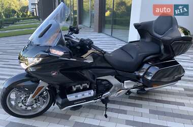 Мотоцикл Круизер Honda GL 1800 Gold Wing Tour 2021 в  фото 12 Мотоцикл Круизер Honda GL 1800 Gold Wing Tour 2021 в