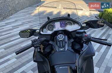 Мотоцикл Круизер Honda GL 1800 Gold Wing Tour 2021 в  фото 30 Мотоцикл Круизер Honda GL 1800 Gold Wing Tour 2021 в