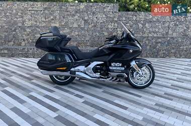 Мотоцикл Круизер Honda GL 1800 Gold Wing Tour 2021 в  фото 23 Мотоцикл Круизер Honda GL 1800 Gold Wing Tour 2021 в
