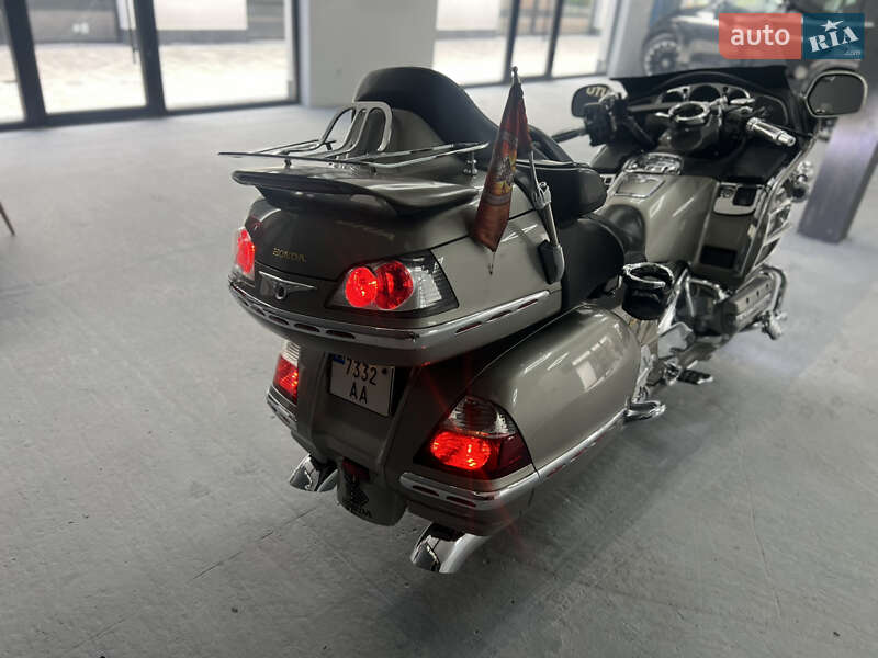 Мотоцикл Классик Honda GL 1800 Gold Wing 2001 в Ужгороде