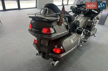 Мотоцикл Классик Honda GL 1800 Gold Wing 2001 в 
