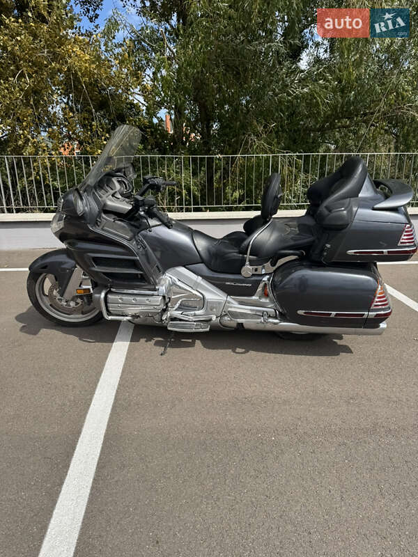 Мотоцикл Круизер Honda GL 1800 Gold Wing 2005 в 