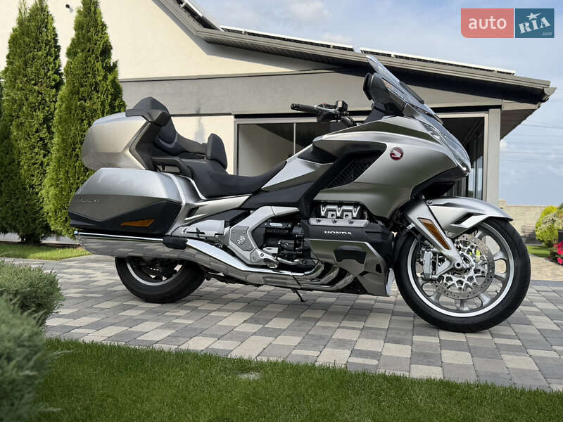 Мотоцикл Туризм Honda GL 1800 Gold Wing 2023 в 