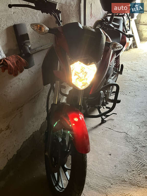 Мотоцикл Без обтікачів (Naked bike) Honda GLR 125 2015 в Дніпрі