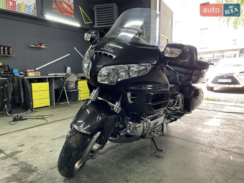 Мотоцикл Туризм Honda Gold Wing F6B 2010 в Львове фото Мотоцикл Туризм Honda Gold Wing F6B 2010 в Львове