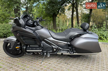 Мотоцикл Круизер Honda Gold Wing F6B 2013 в 