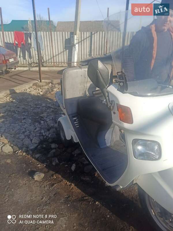 Скутери з кабіною Honda Gyro 2000 в Врадіївці