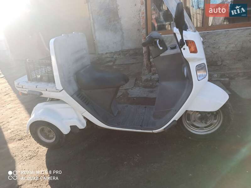 Скутери з кабіною Honda Gyro 2000 в Врадіївці