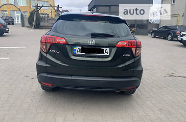 Внедорожник / Кроссовер Honda HR-V 2015 в Черновцах