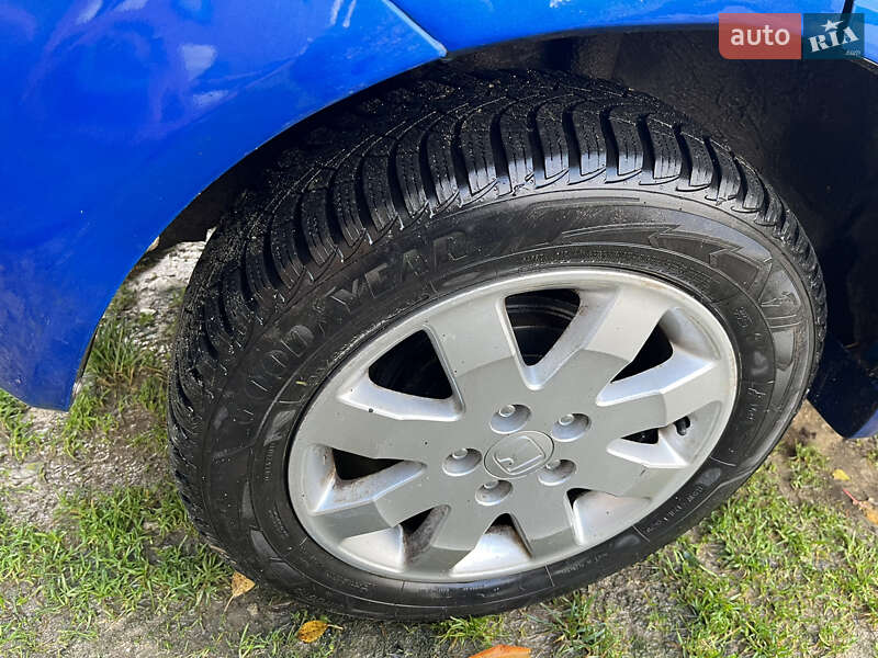 Позашляховик / Кросовер Honda HR-V 2004 в Рівному фото 4 Позашляховик / Кросовер Honda HR-V 2004 в Рівному