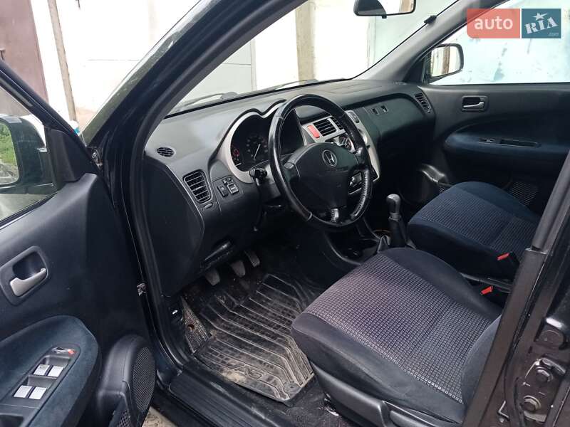 Внедорожник / Кроссовер Honda HR-V 2005 в Ровно фото 4 Внедорожник / Кроссовер Honda HR-V 2005 в Ровно