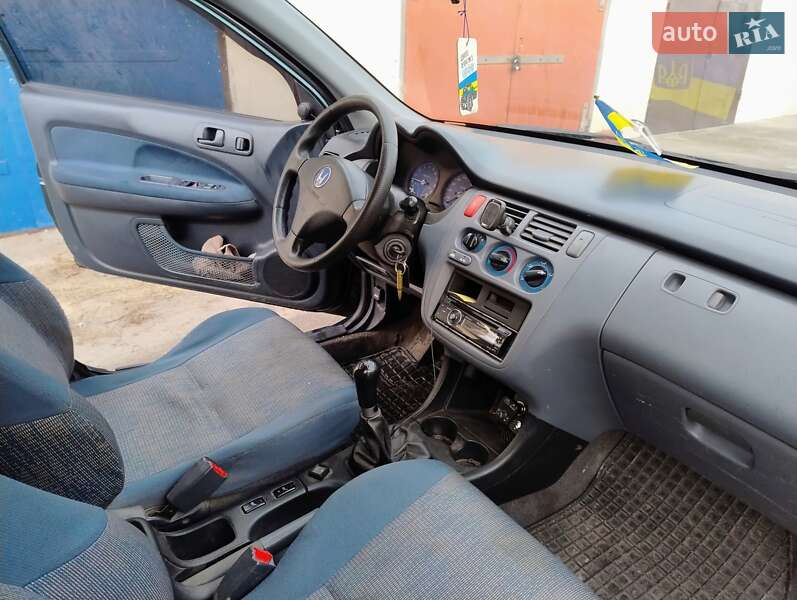 Позашляховик / Кросовер Honda HR-V 1999 в Соснівці