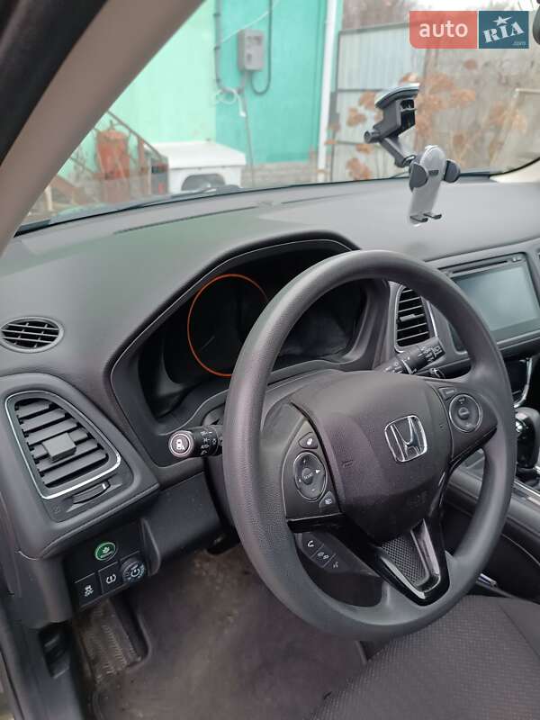 Внедорожник / Кроссовер Honda HR-V 2018 в Сумах