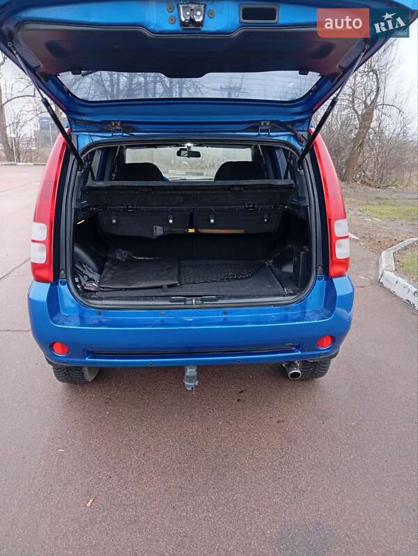 Внедорожник / Кроссовер Honda HR-V 2004 в Шостке