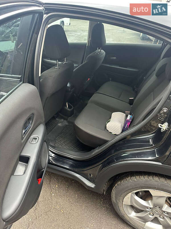 Позашляховик / Кросовер Honda HR-V 2016 в Львові фото 10 Позашляховик / Кросовер Honda HR-V 2016 в Львові