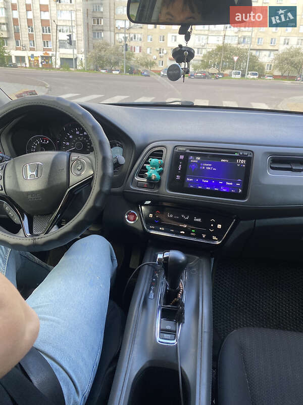 Позашляховик / Кросовер Honda HR-V 2017 в Львові