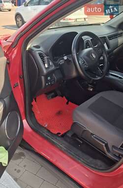 Внедорожник / Кроссовер Honda HR-V 2015 в 