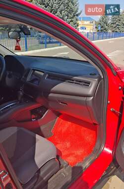 Внедорожник / Кроссовер Honda HR-V 2015 в 