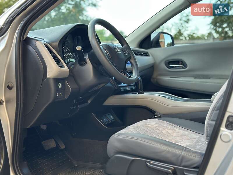 Внедорожник / Кроссовер Honda HR-V 2016 в Одессе
