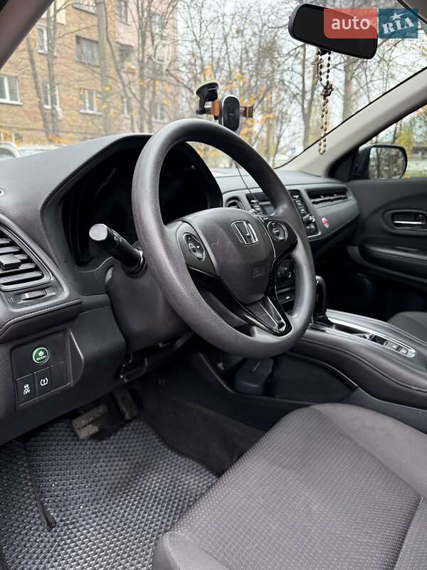 Внедорожник / Кроссовер Honda HR-V 2019 в Киеве