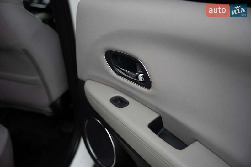 Внедорожник / Кроссовер Honda HR-V 2015 в Киеве