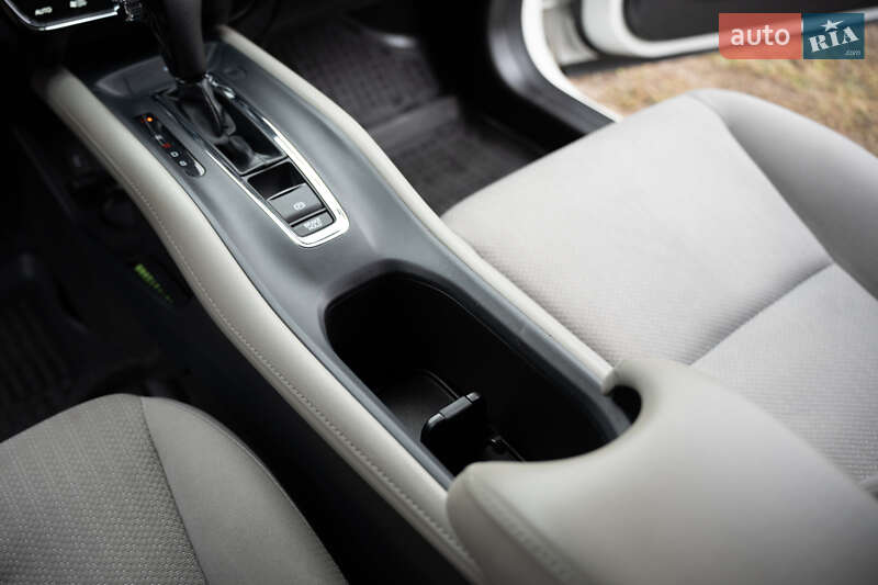 Внедорожник / Кроссовер Honda HR-V 2015 в Киеве