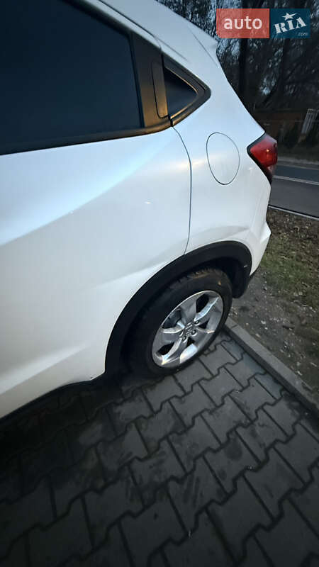 Внедорожник / Кроссовер Honda HR-V 2016 в Киеве