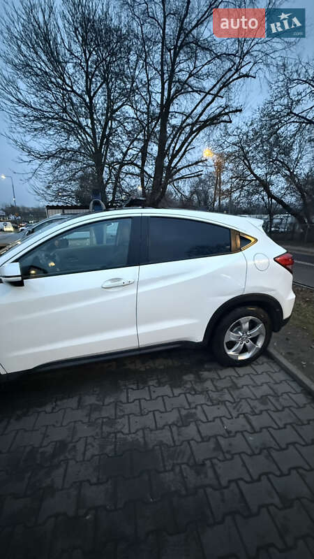 Внедорожник / Кроссовер Honda HR-V 2016 в Киеве