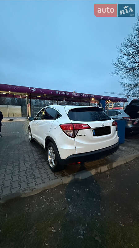 Внедорожник / Кроссовер Honda HR-V 2016 в Киеве