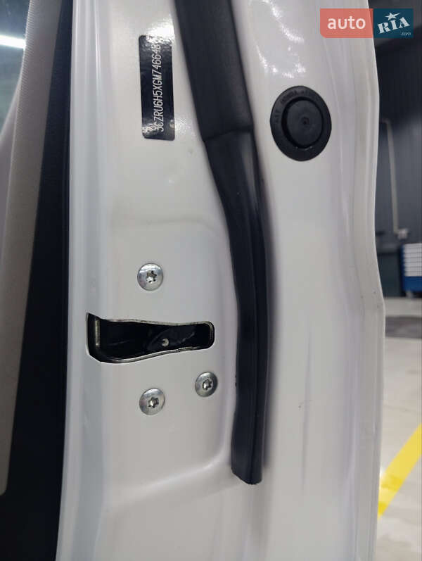 Внедорожник / Кроссовер Honda HR-V 2016 в Киеве