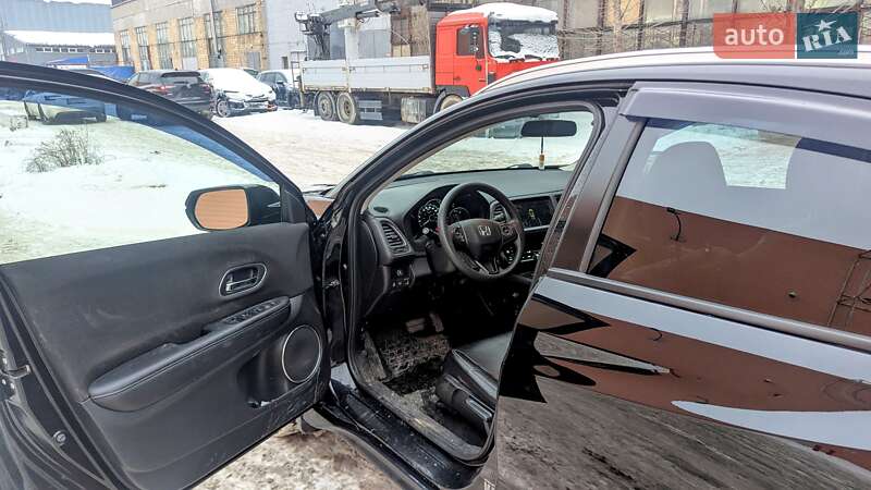 Внедорожник / Кроссовер Honda HR-V 2018 в Киеве