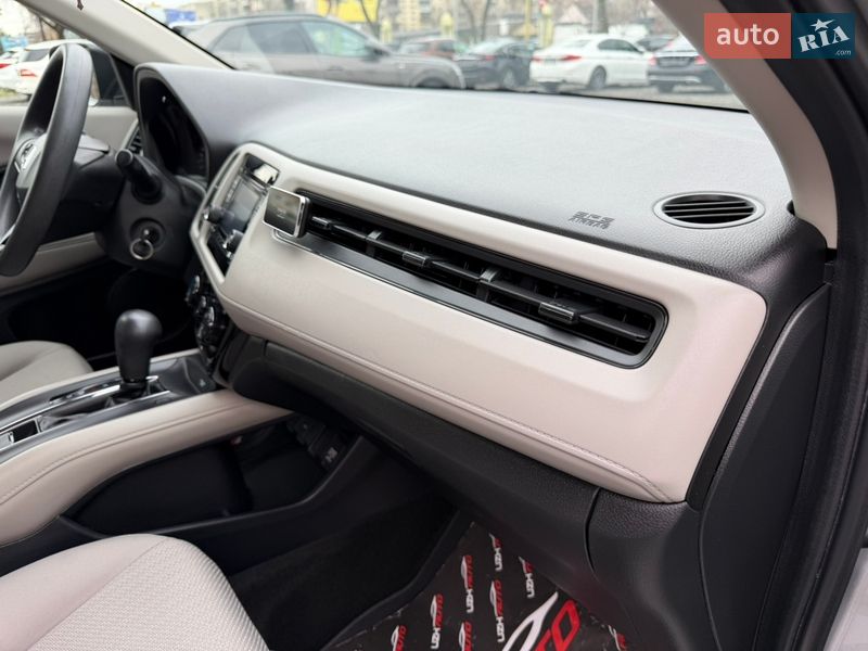 Внедорожник / Кроссовер Honda HR-V 2016 в Ужгороде фото 43 Внедорожник / Кроссовер Honda HR-V 2016 в Ужгороде