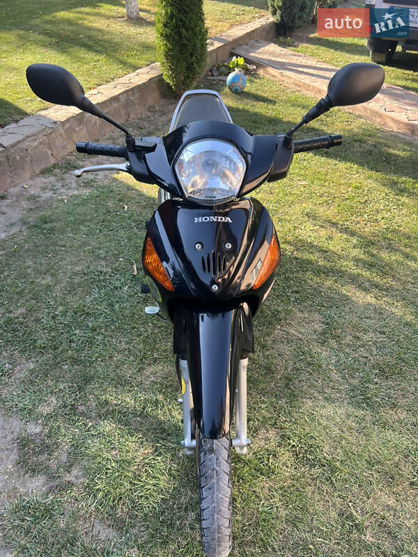 Honda Innova 125 2016