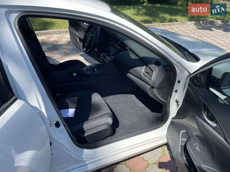 Седан Honda Insight 2019 в Житомире