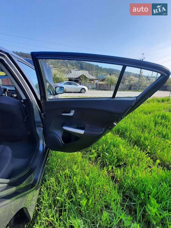 Хэтчбек Honda Insight 2012 в Могилев-Подольске