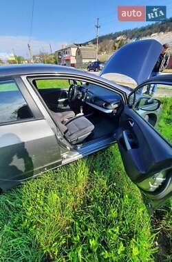 Хэтчбек Honda Insight 2012 в 
