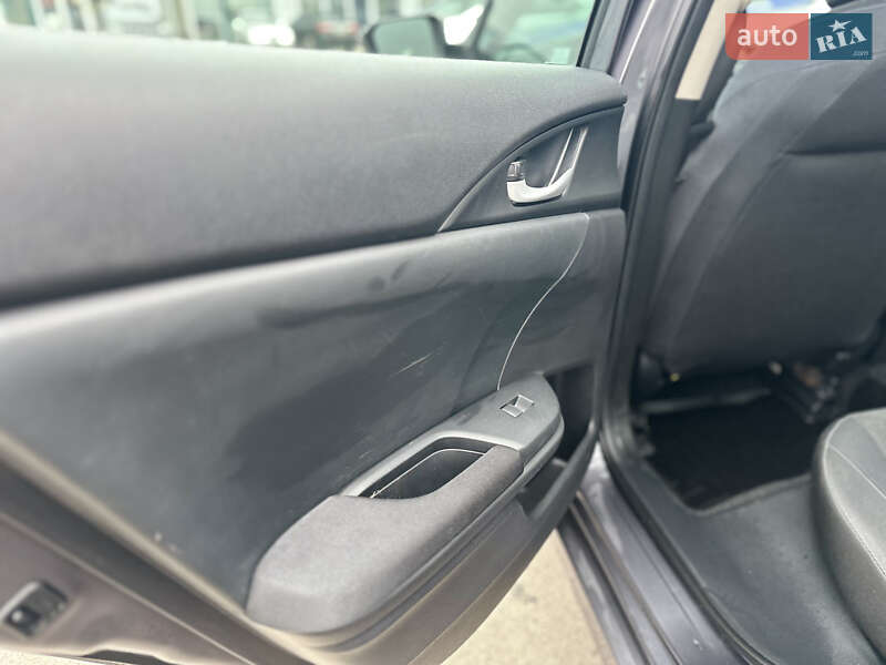 Седан Honda Insight 2018 в Киеве