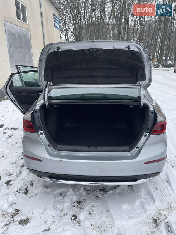 Седан Honda Insight 2019 в Одессе